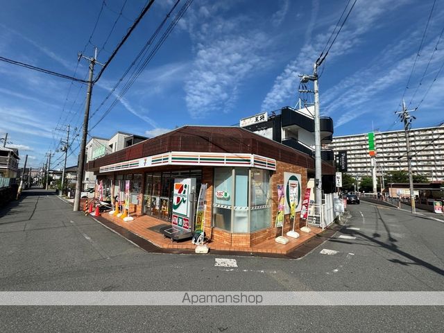 コンビニ　セブン－イレブン枚方牧野駅西口店（コンビニ）まで134m