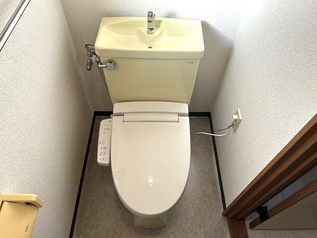 トイレ　参考写真。