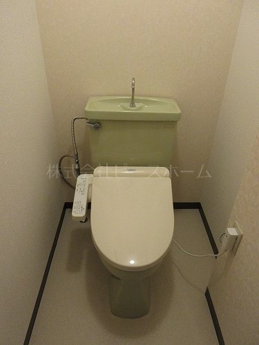 トイレ　※別号室参考写真