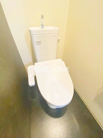 トイレ　ウォシュレット付き