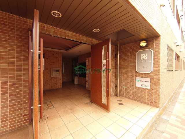 建物外観　リライフ下北沢店