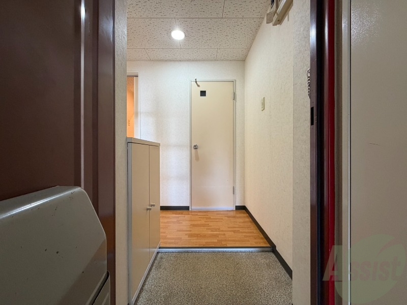 玄関　玄関の様子です。明るい印象ですね。気分もあがりそう。