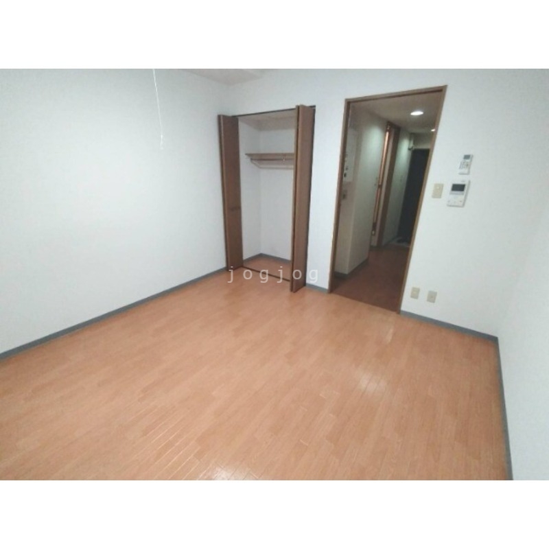 その他部屋・スペース　日当たりの良い明るいお部屋です。