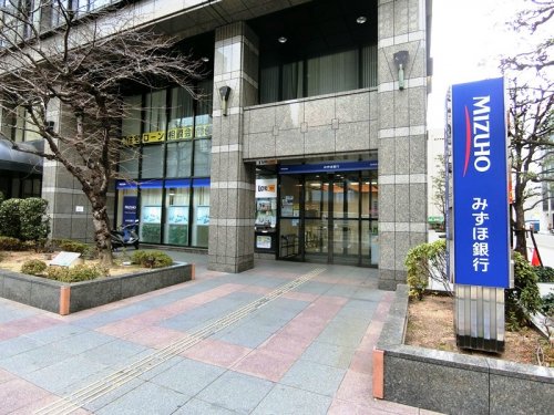 銀行　みずほ銀行 南船場支店（銀行）まで172m