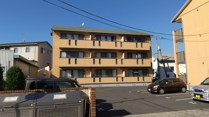 リファルジェント泉 B棟の外観写真