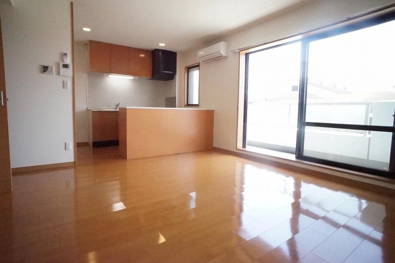 居室・リビング　※同マンション別部屋の参考写真です。