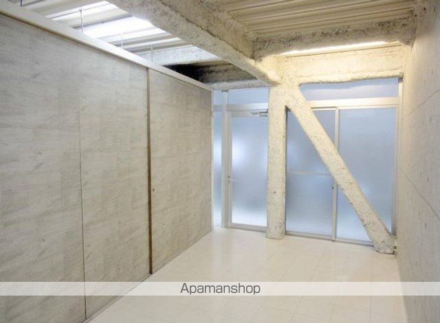 ＪＲ中央線 高円寺駅 徒歩16分 5階建 築25年の玄関写真