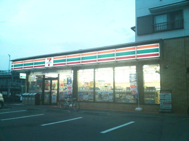 コンビニ　セブンイレブン 前橋石倉5丁目店（コンビニ）まで222m
