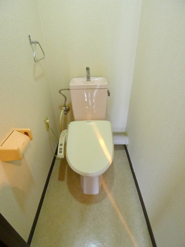 地下鉄東山線 新栄町駅 徒歩7分 12階建 築33年のトイレ写真