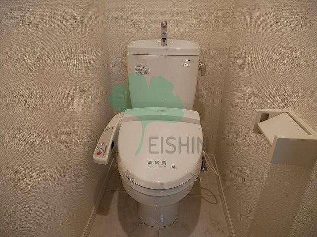 トイレ　温水洗浄付きトイレです！