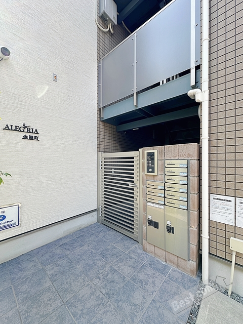 エントランス　オートロック付きで部外者シャットアウト♪