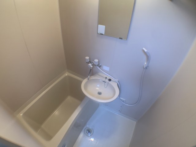 バス・シャワールーム　シンプルで使いやすいお風呂です♪
