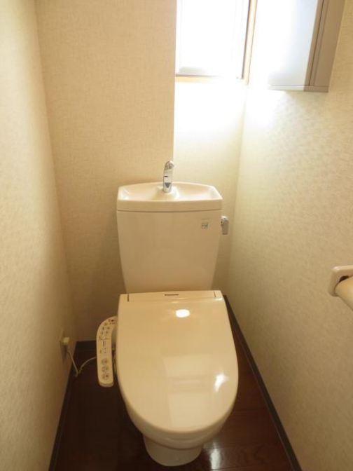 京急本線 梅屋敷駅 徒歩8分 4階建 築20年のトイレ写真