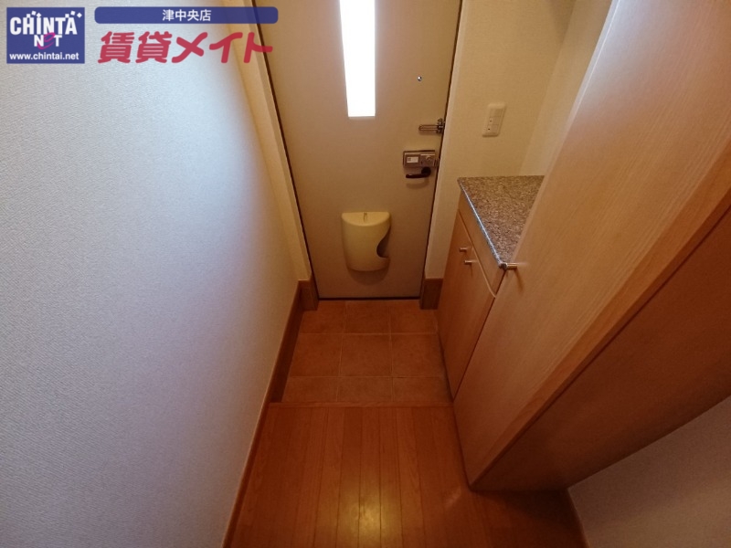 アヴェニール4の玄関写真