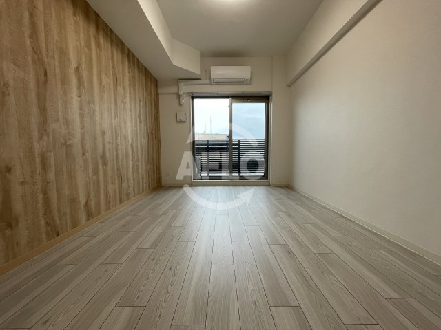 地下鉄御堂筋線 大国町駅 徒歩8分 15階建 築4年の居間写真