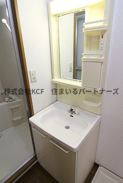 洗面設備　脱衣スペースもあります