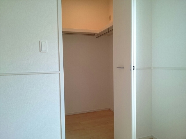 収納　同一施工会社同一仕様写真
