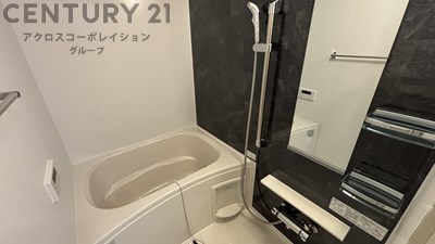 バス・シャワールーム　浴室乾燥機付きで便利です♪