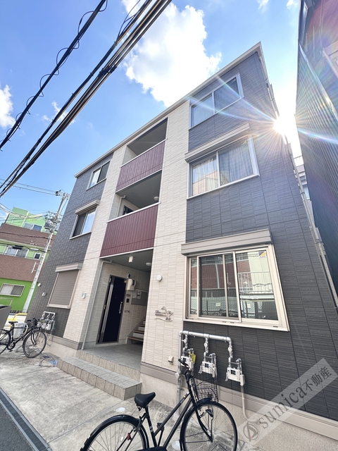 建物外観　ワンフロア２部屋のプライバシー性の高いお部屋＾＾