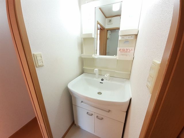 クレスタリアの内装写真