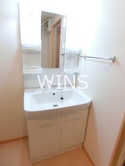 洗面設備　別部屋参考写真です