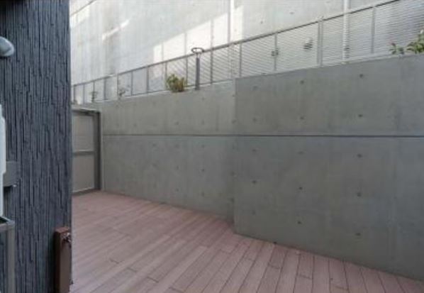 バルコニー　テラス