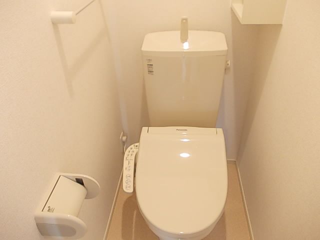 ヴィラージュVIIIのトイレ写真