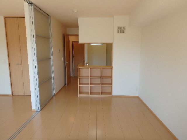 ヴィクトワール弐番館の居間写真