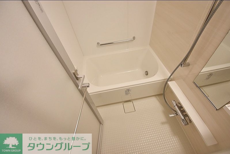 バス・シャワールーム　お問合せは(株)タウンハウジングレジデンス事業部　赤坂店・…