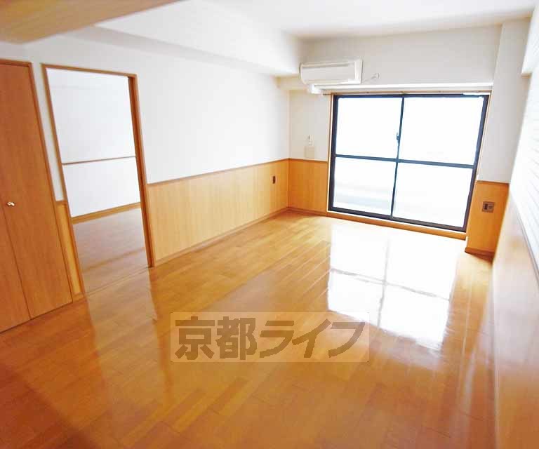 居室・リビング　きれいなダイニングです