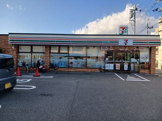 コンビニ　セブンイレブン豊中千成町店（コンビニ）まで130m