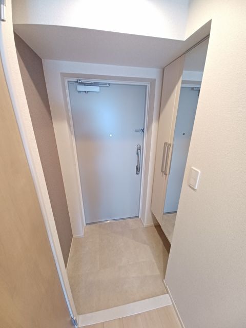 シエロ西竹の塚の玄関写真