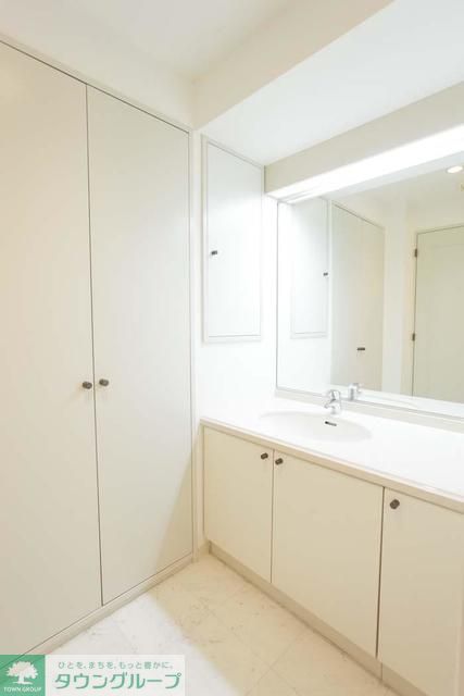 洗面設備　※写真は同タイプ住戸です。