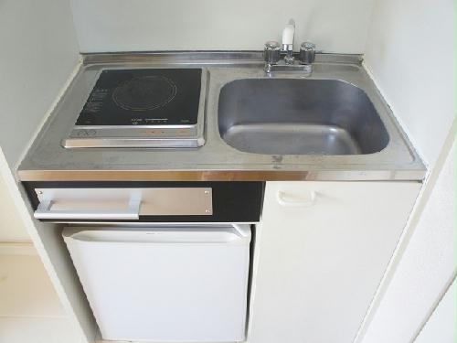 キッチン　１口電気コンロ付きでお料理もできます♪
