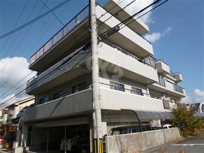 神戸市西区南別府のマンションの建物外観