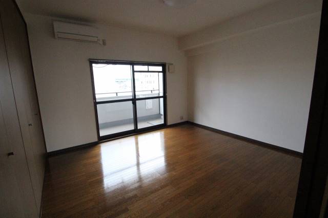 居室・リビング　４０５号室内装写真参照