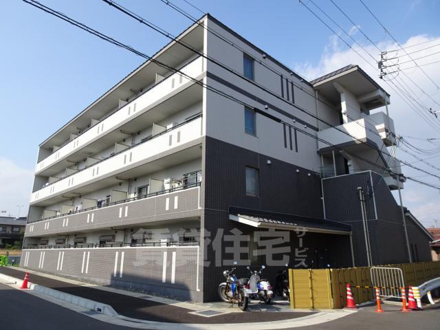 京都市伏見区横大路東裏町のマンションの建物外観
