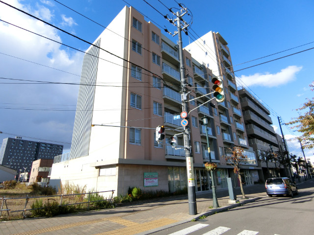 【函館市松風町のマンションの建物外観】