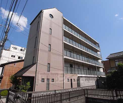 京都市上京区大宮町のマンションの建物外観