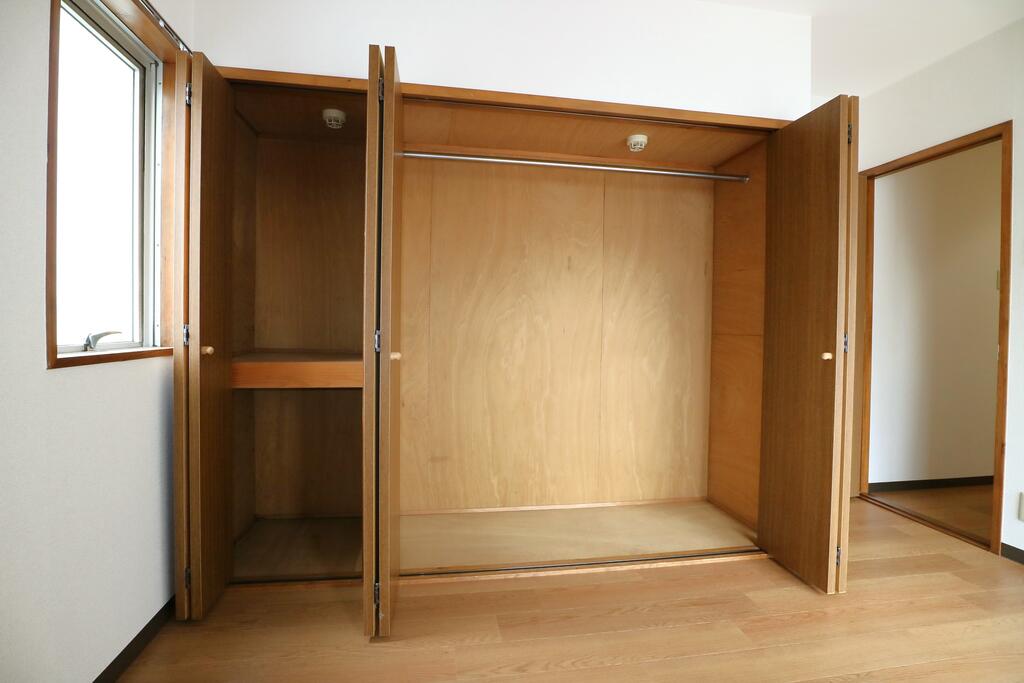 収納　西側洋室クロゼット