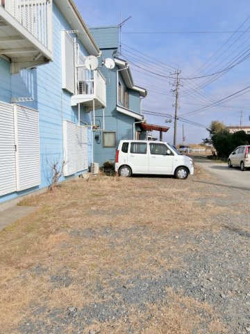 【東金市菱沼のアパートの駐車場】