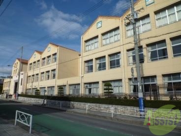 【神戸市須磨区松風町のマンションの小学校】