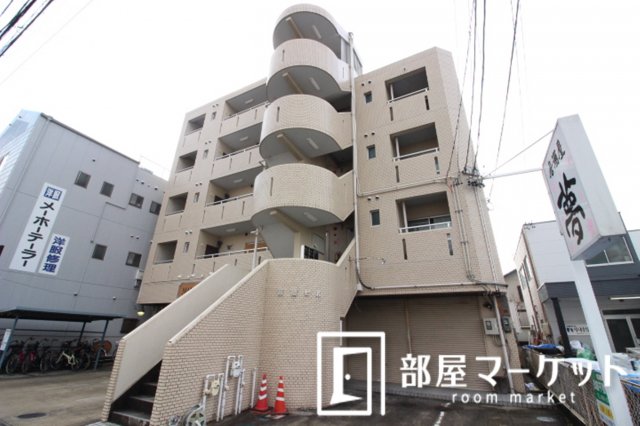 豊田市陣中町のマンションの建物外観