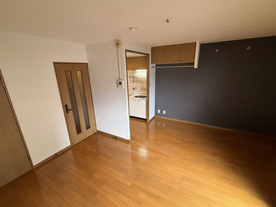 居室・リビング　友達を呼びたくなる１０．６畳☆