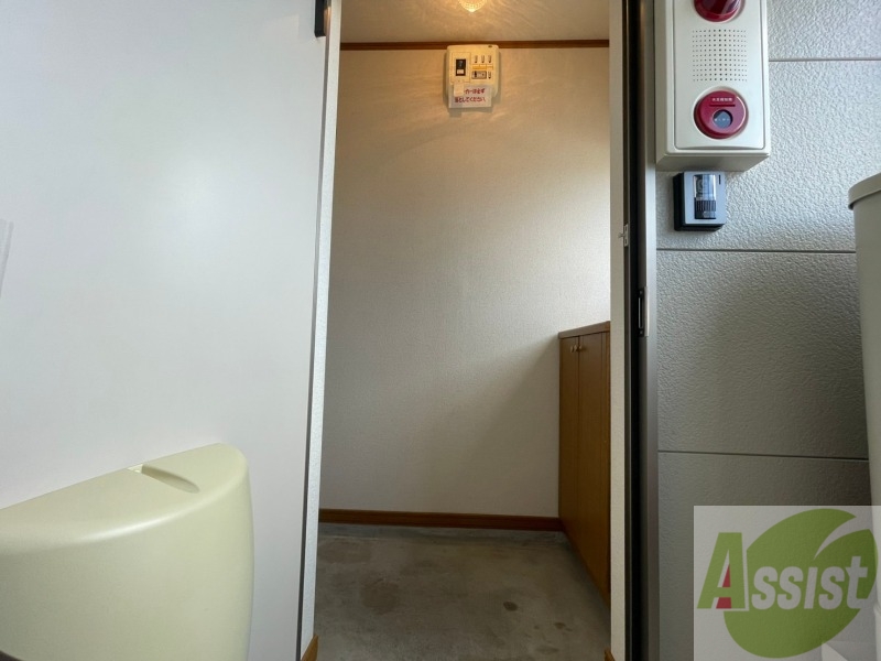 玄関　玄関の様子です。明るい印象ですね。気分もあがりそう。