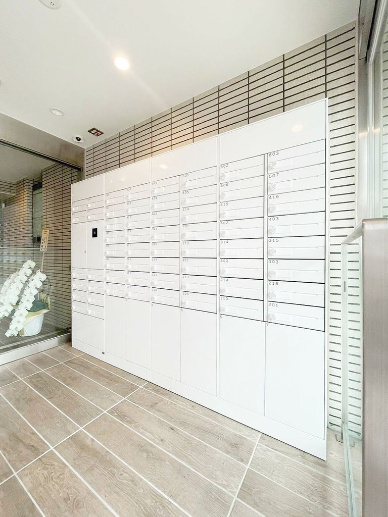 エントランス　メールコーナー・宅配ボックス