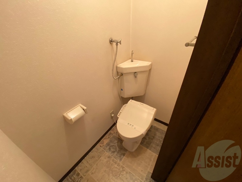 トイレ　ウォシュレット機能がついたトイレ。安心して使用できますね。