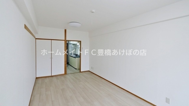 居室・リビング　同型別部屋写真