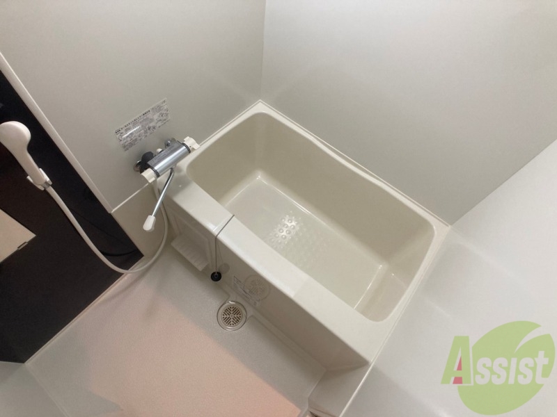 バス・シャワールーム　ユニットバスです。疲れを癒すのに欠かせませんね！