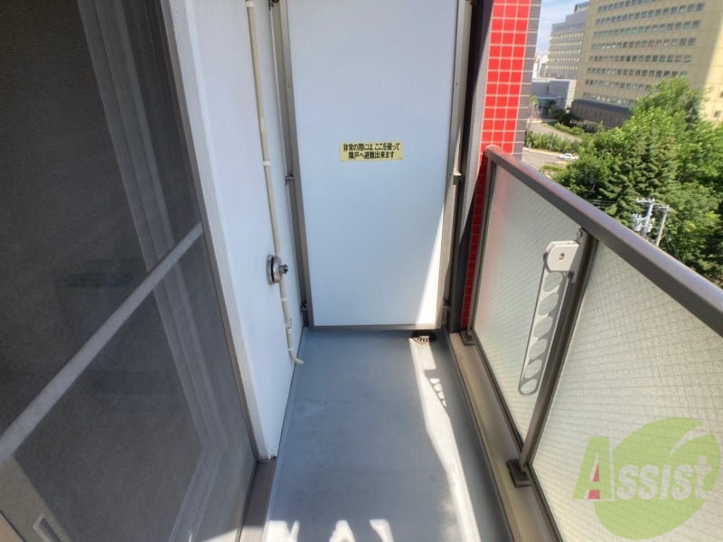 バルコニー　バルコニーです。洗濯物を干したり一息ついたりできますね！